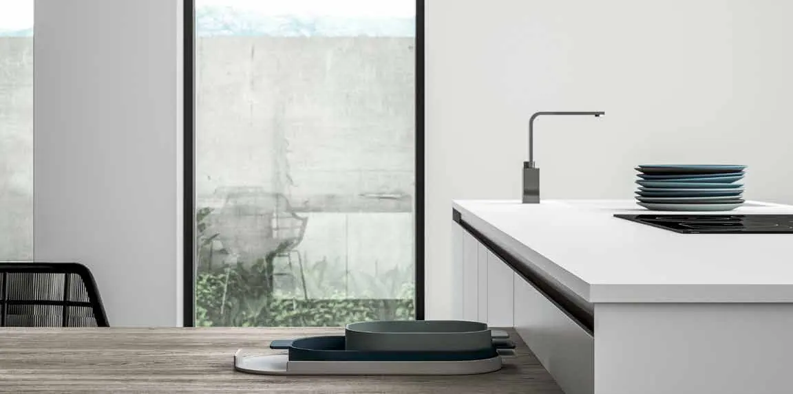 Cucina SMART, foto di catalogo: composizione in Bianco Neve